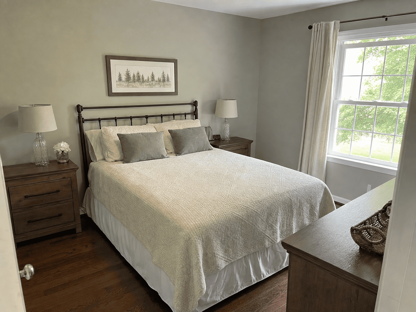 Guest Bedroom Cleaning by Easy Cleaning